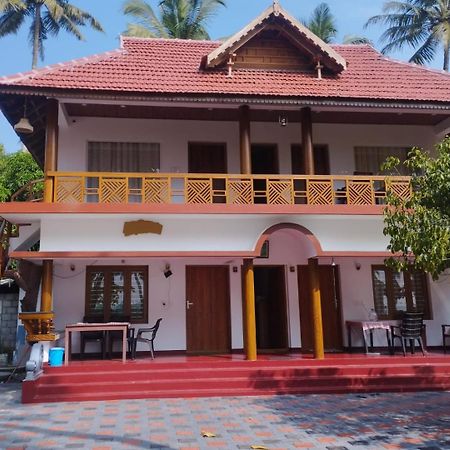 Marari Anna Beach Homestay Mararikulam Bagian luar foto