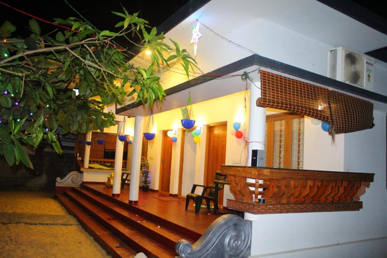 Marari Anna Beach Homestay Mararikulam Bagian luar foto