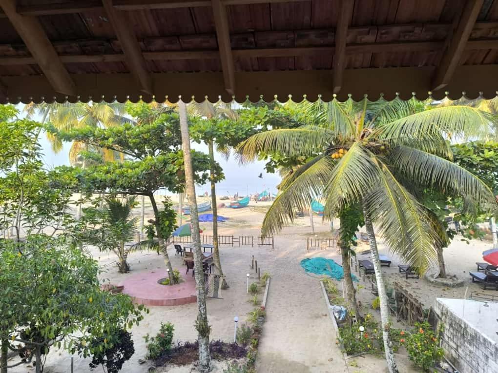 Marari Anna Beach Homestay Mararikulam Bagian luar foto