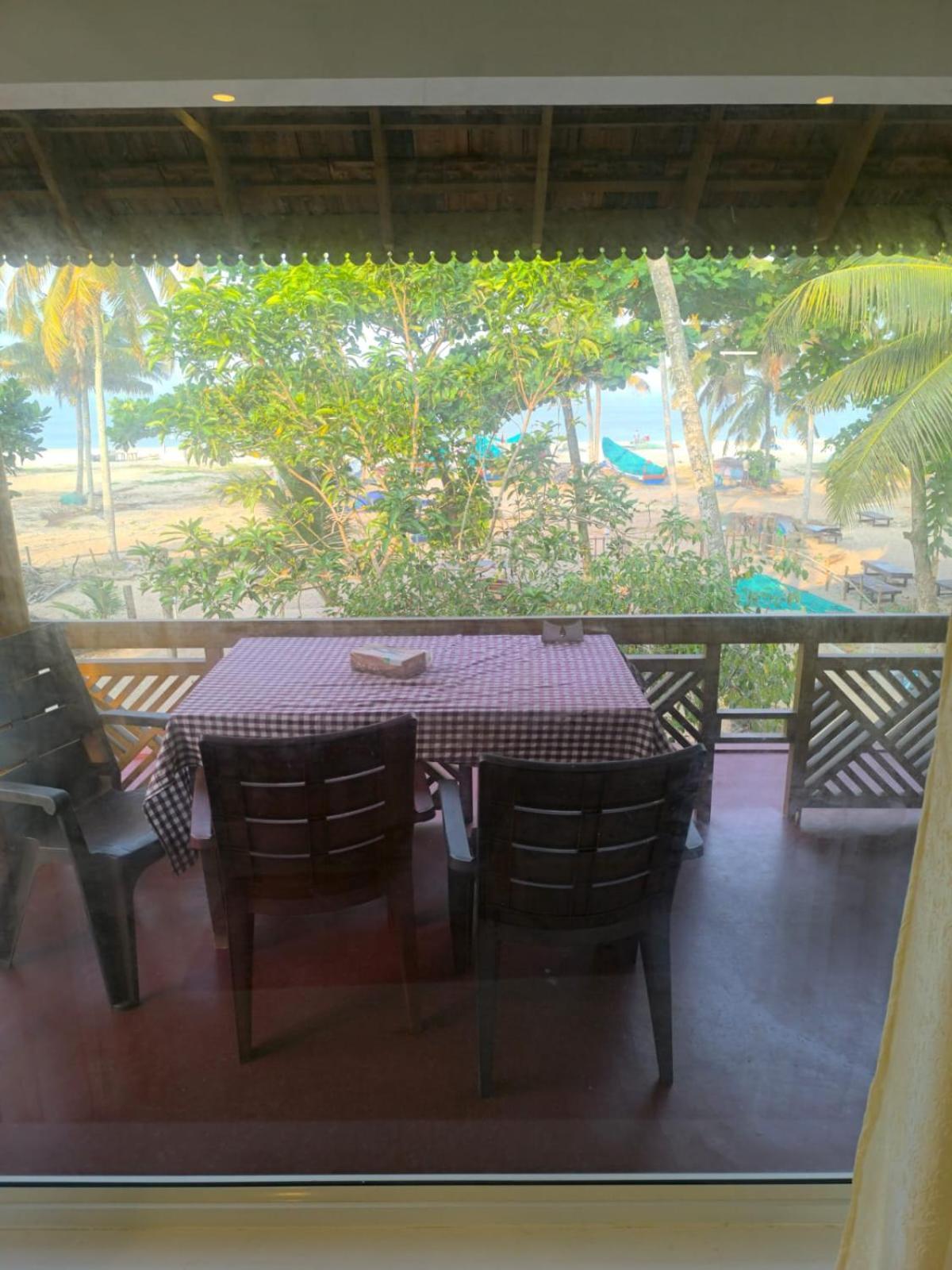 Marari Anna Beach Homestay Mararikulam Bagian luar foto
