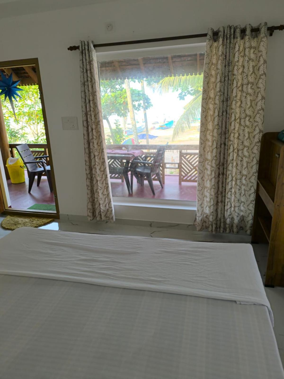Marari Anna Beach Homestay Mararikulam Bagian luar foto